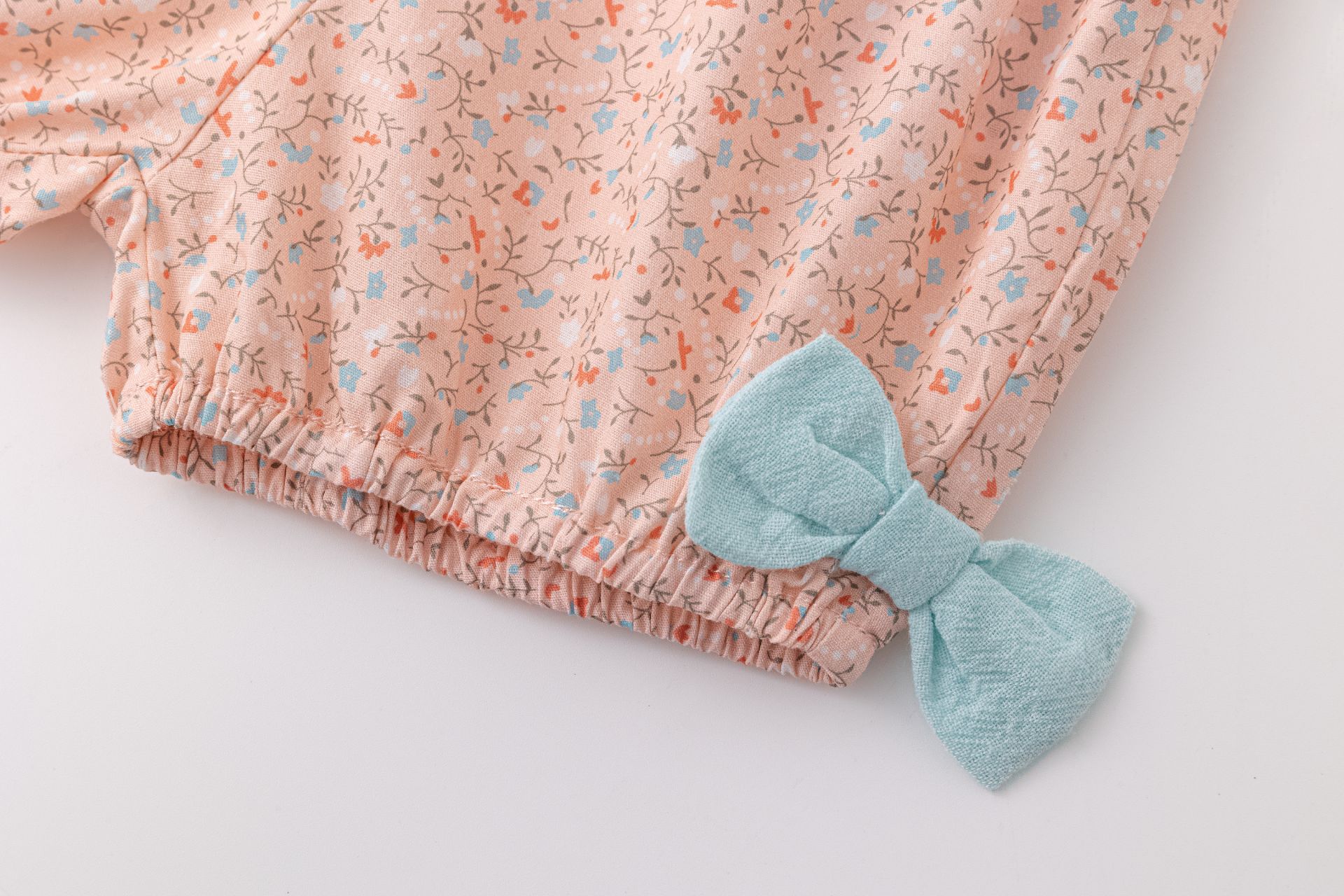short fleuri bébé