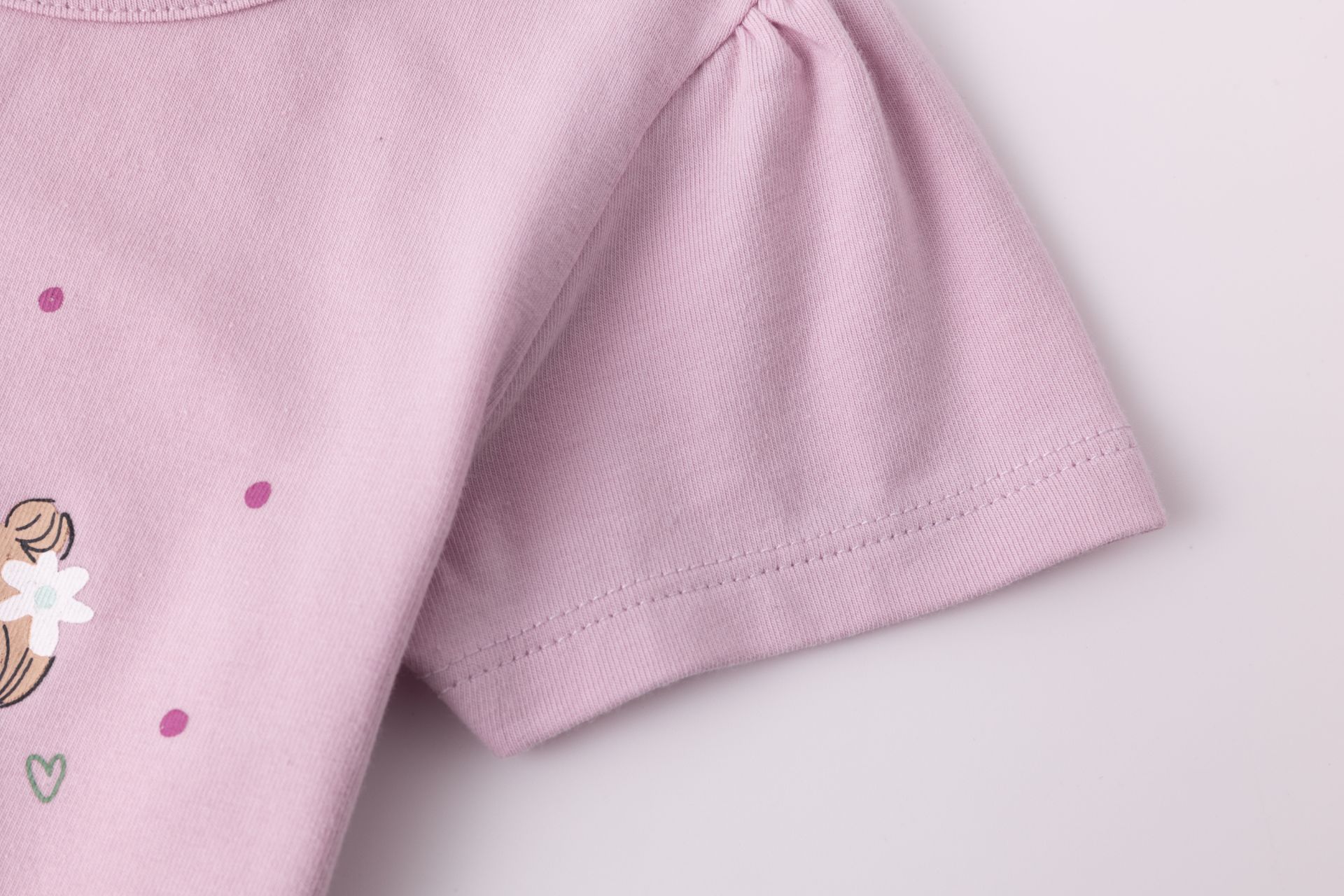 tee-shirt lila doux