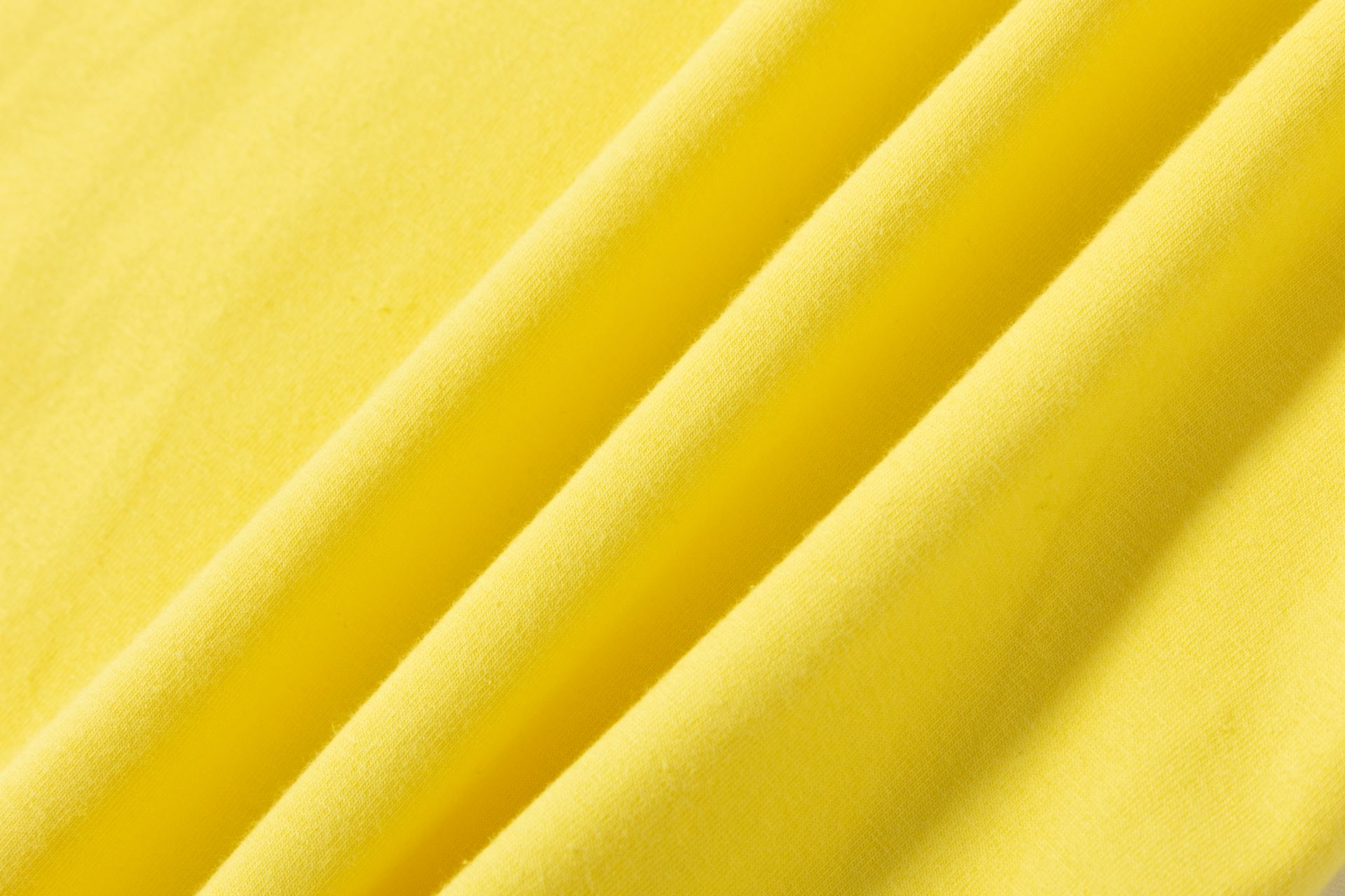 tee-shirt jaune pour enfant