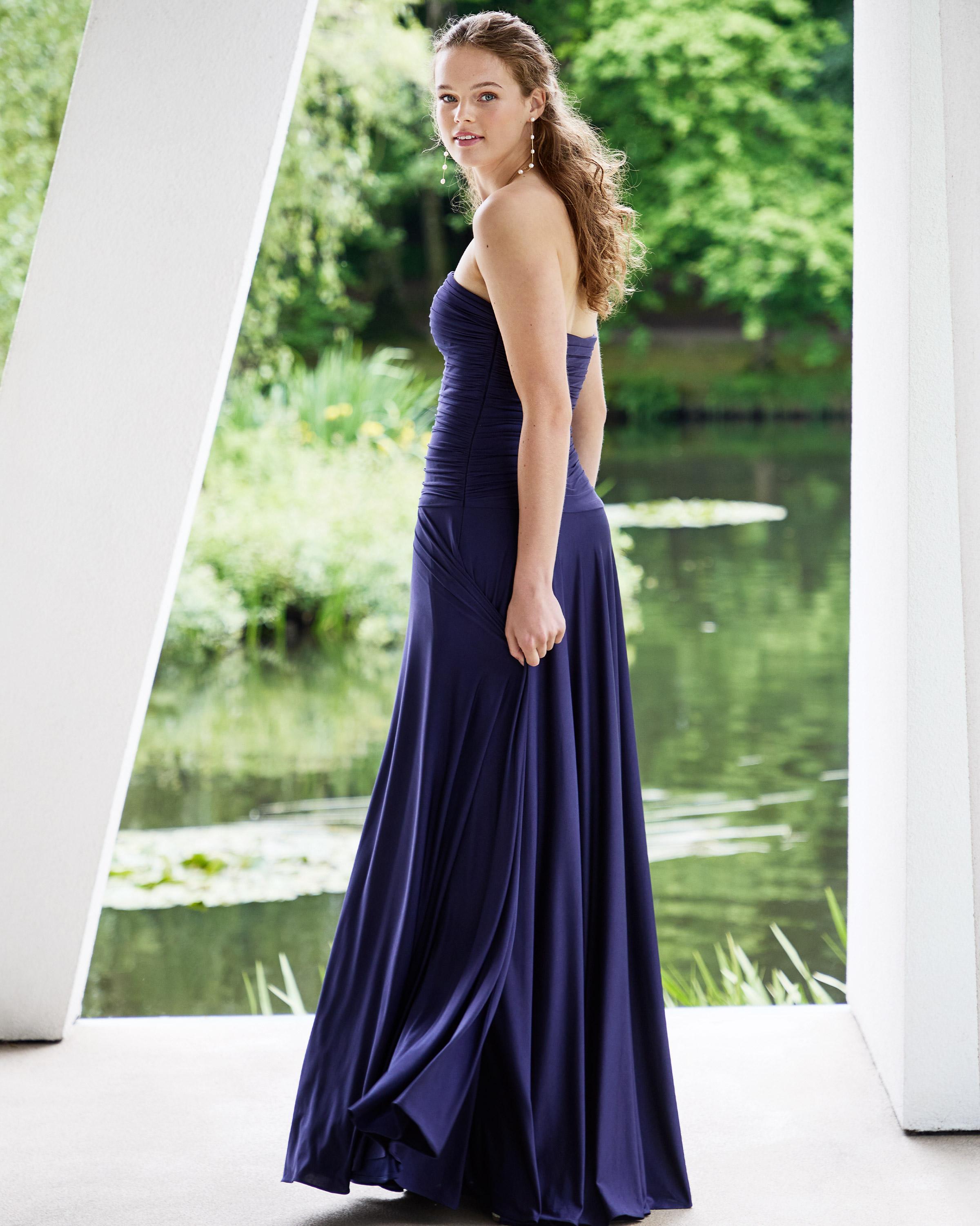 détail bustier robe bleue