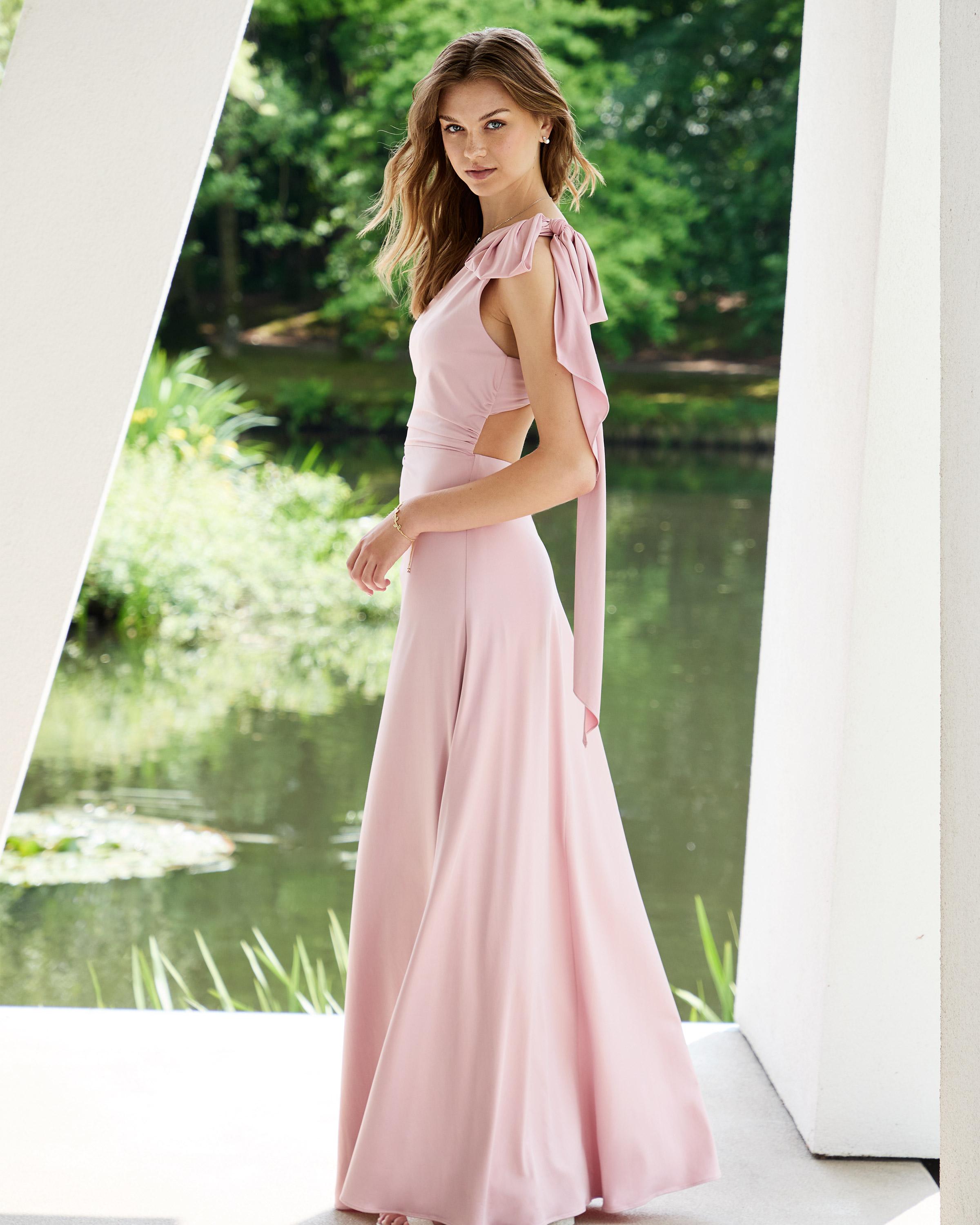 col asymétrique robe