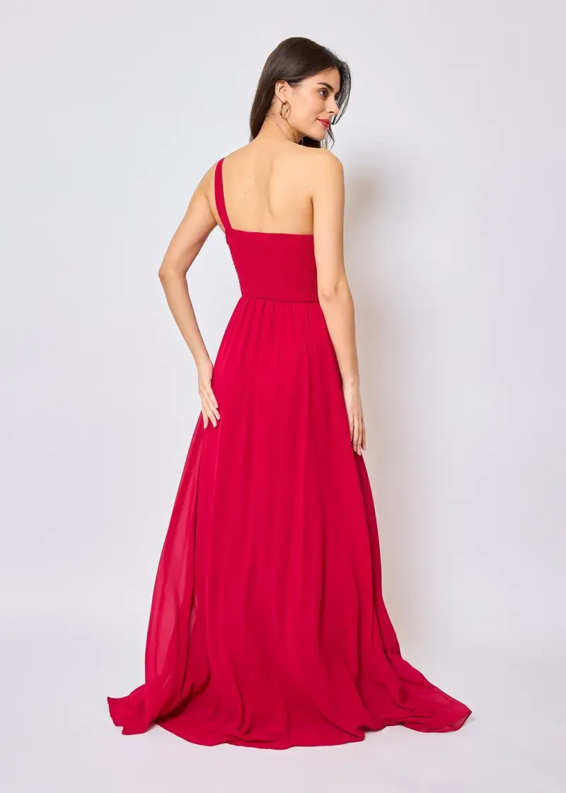 détail asymétrique robe cocktail rouge